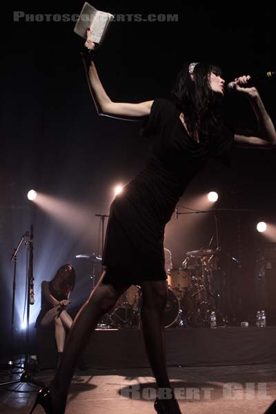 NOUVELLE VAGUE - 2010-11-30 - PARIS - Casino de Paris - Mareva Galanter